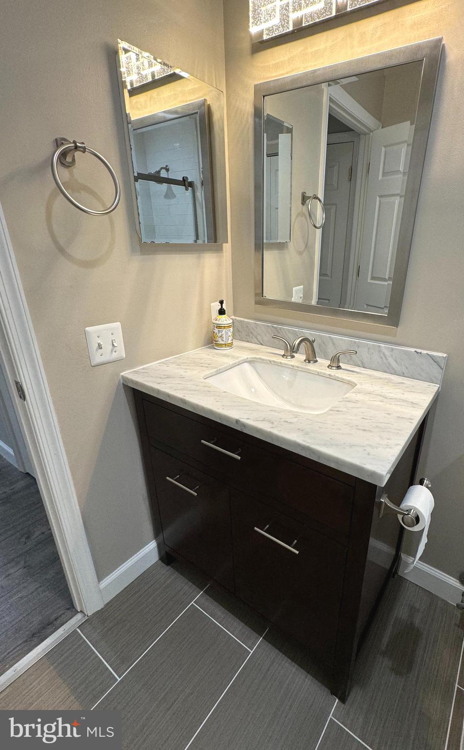 106 Fort Evans Road Southeast, Unit C Leesburg, VA 20175 - Photo 10 of 14 Primary bathroom