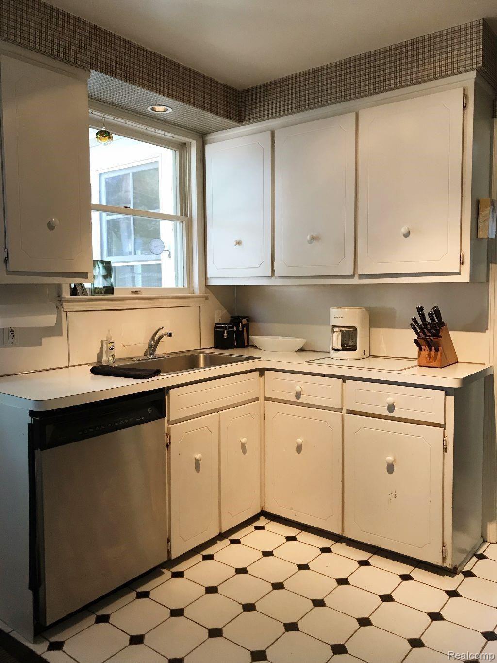 4116 Kenmore Road Berkley, MI 48072 - Photo 11 of 23 Kitchen 1.jpg