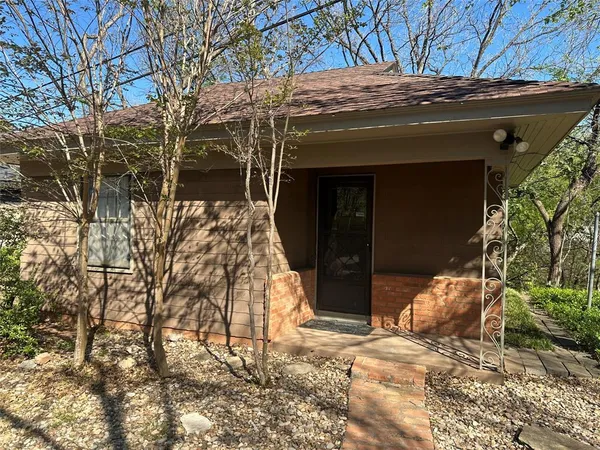 $2,500 | 1133 South Leggett Drive, Unit B, Abilene, TX 79605