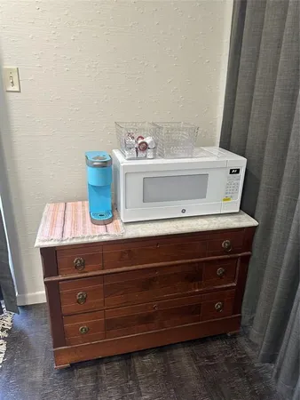 $2,500 | 1133 South Leggett Drive, Unit B, Abilene, TX 79605