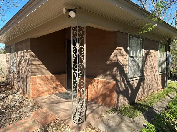 $2,500 | 1133 South Leggett Drive, Unit B, Abilene, TX 79605