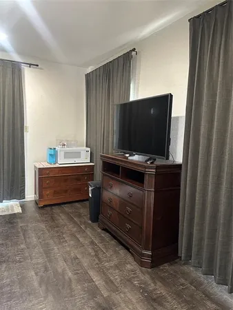 $2,500 | 1133 South Leggett Drive, Unit B, Abilene, TX 79605