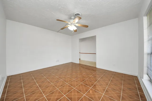 $2,300 | 13103 Suzanne Street, Stafford, TX 77477