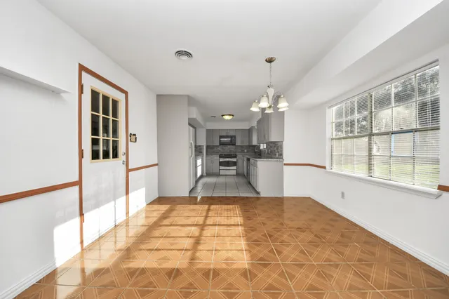 $2,300 | 13103 Suzanne Street, Stafford, TX 77477