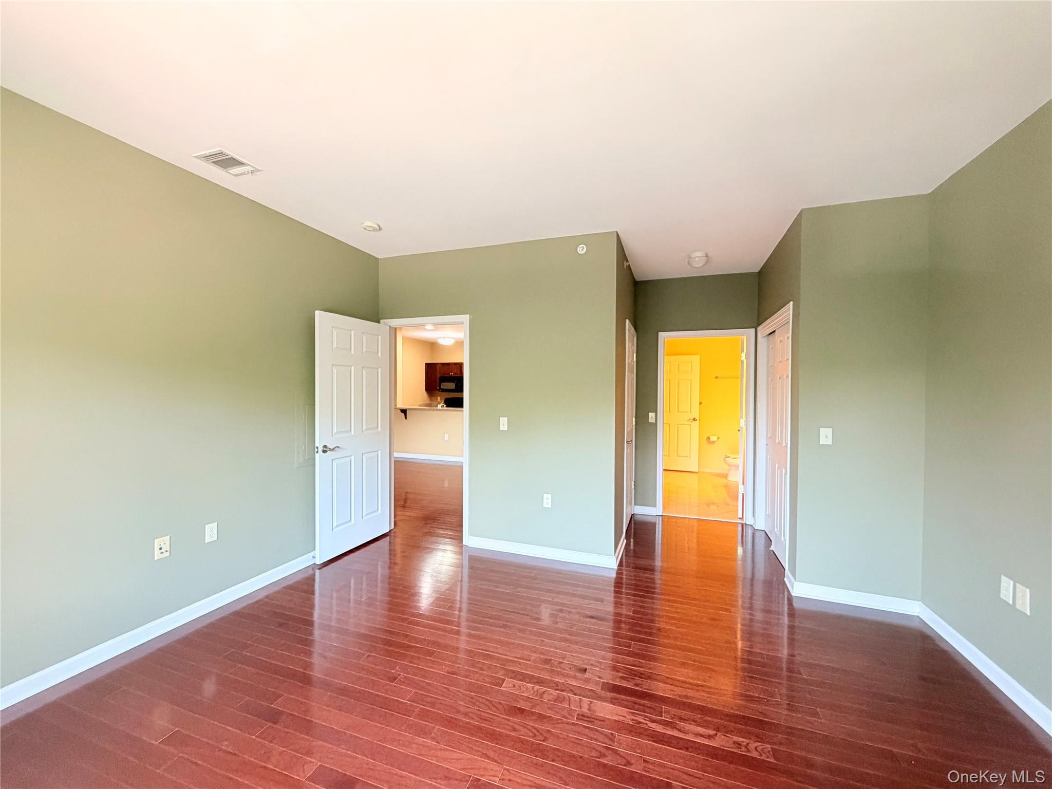943 Tower Ridge Circle Middletown, NY 10941 - Photo 4 of 14