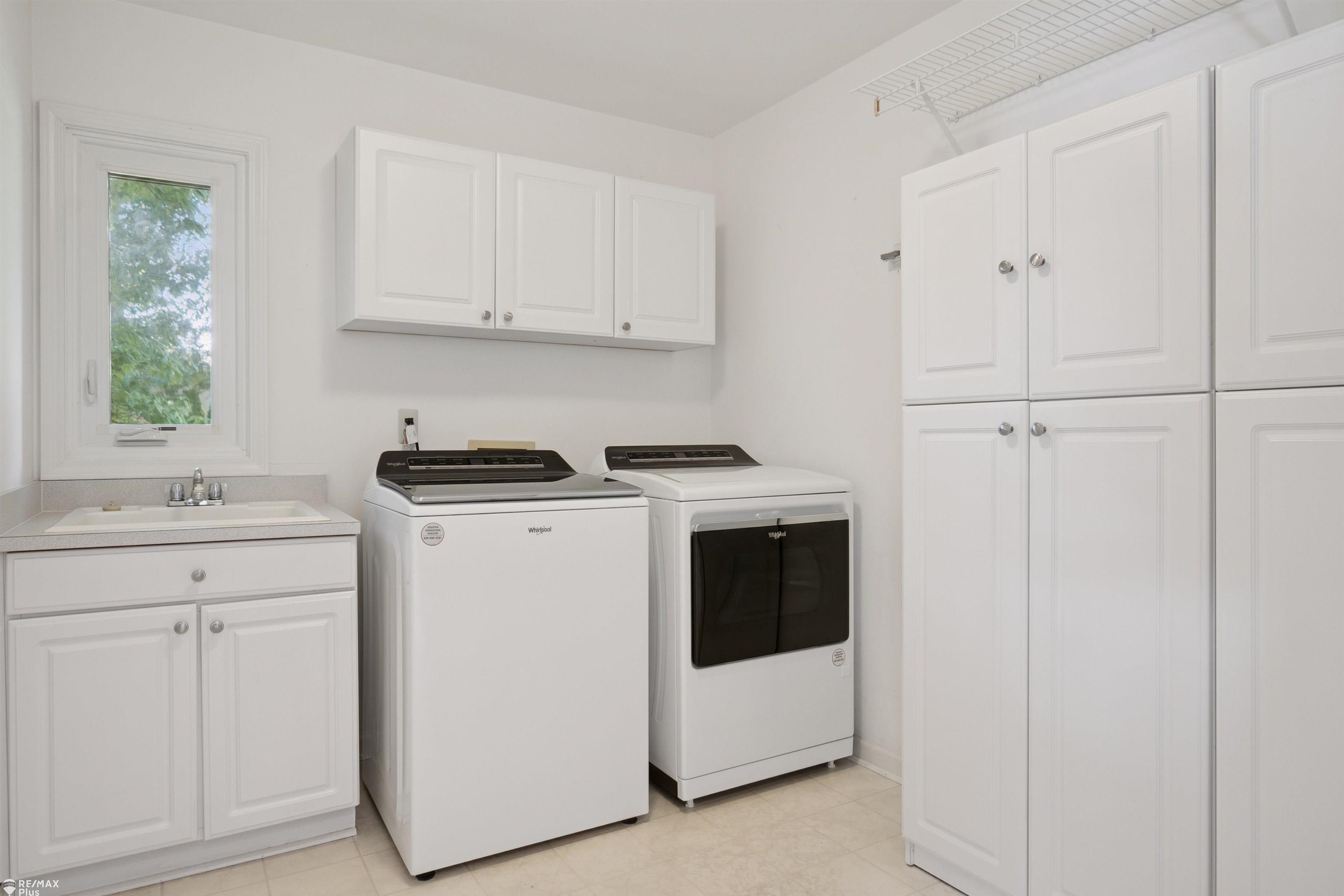 1671 South Shore Drive Rochester Hills, MI 48307 - Photo 36 of 77