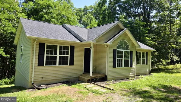 $374,900 | 94 Tee Court, Linden, VA 22642