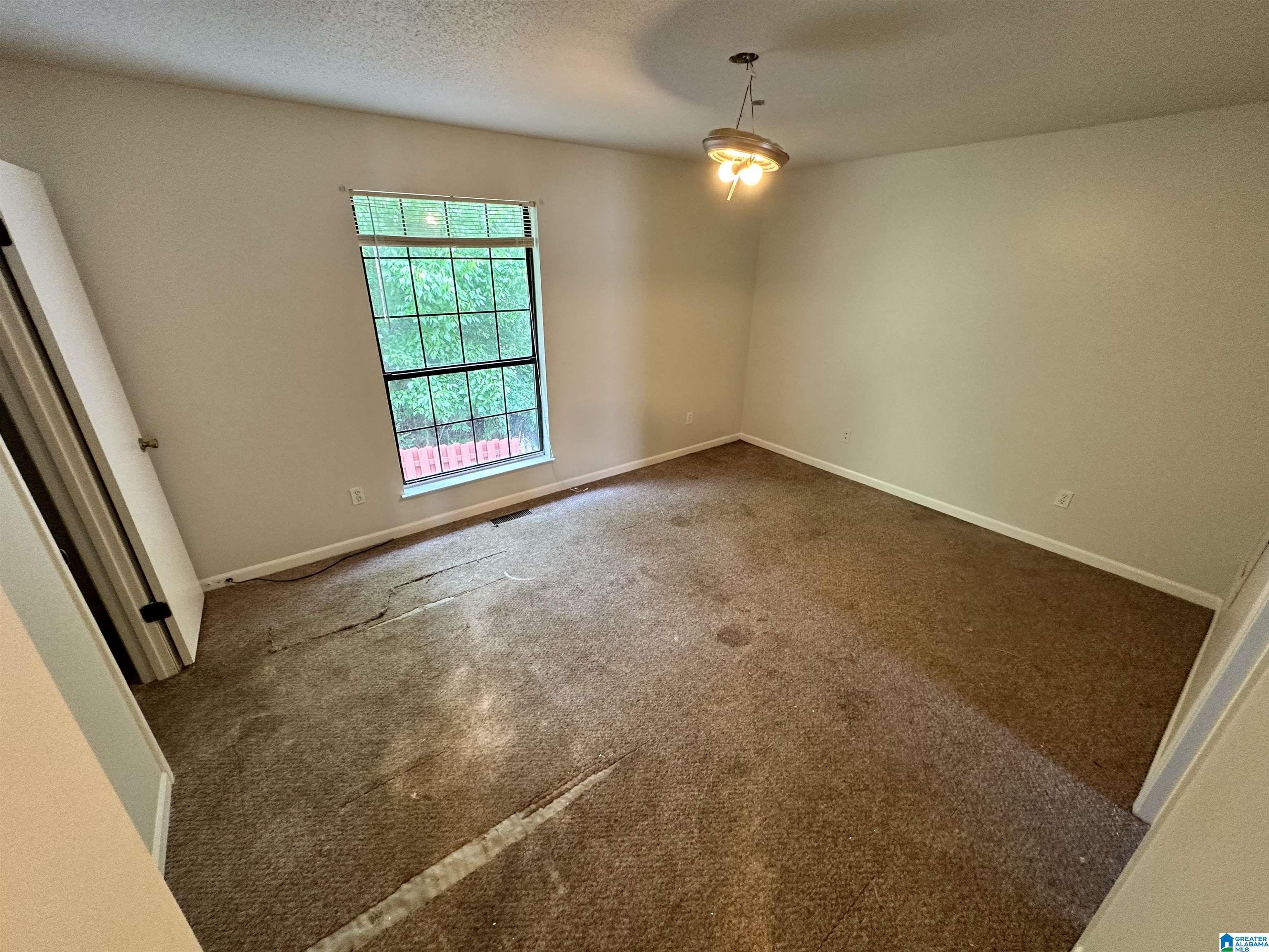 6249 Crest Green Road Birmingham, AL 35212 - Photo 8 of 10