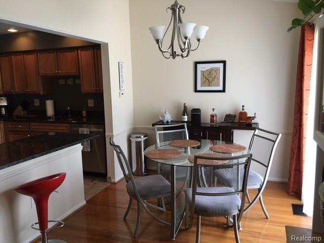 823 Langdon Court Rochester, MI 48307 - Photo 3 of 19