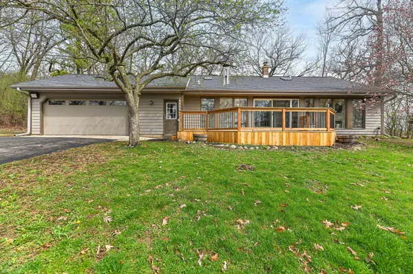 $525,000 | W3730 Scotch Bush Road, Lafayette, WI 53121