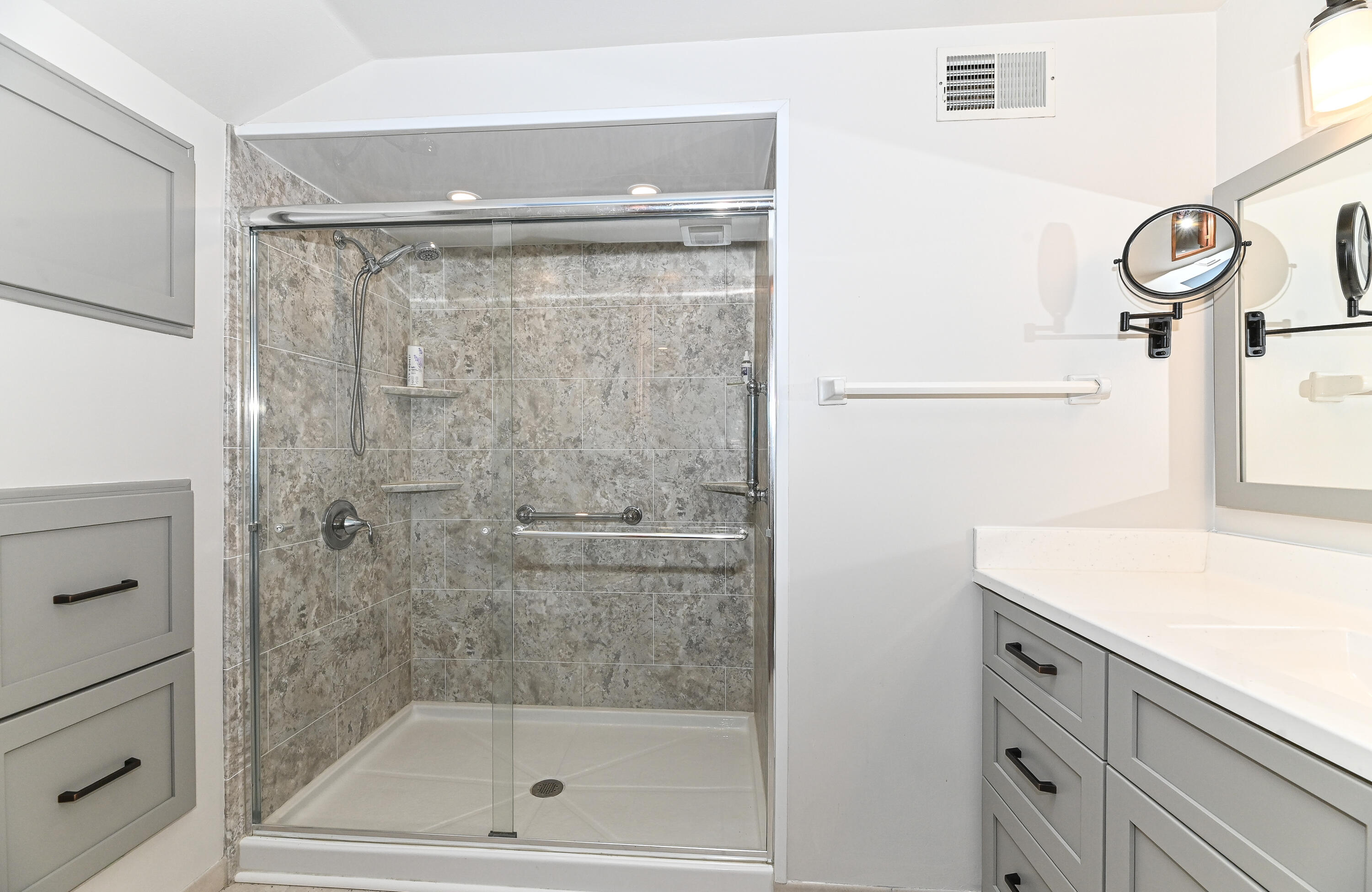 W3730 Scotch Bush Road Lafayette, WI 53121 - Photo 11 of 39 Primary Bath