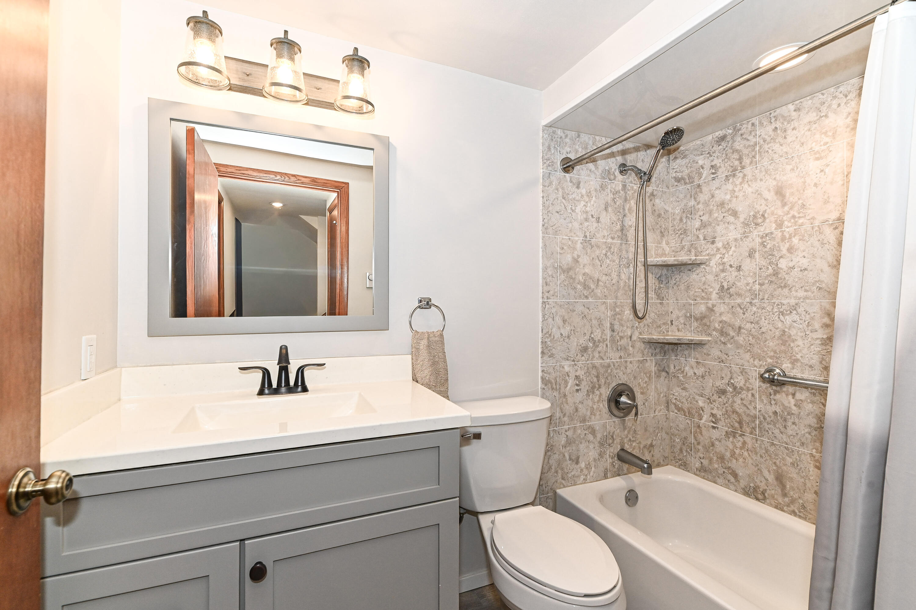 W3730 Scotch Bush Road Lafayette, WI 53121 - Photo 17 of 39 2nd bath