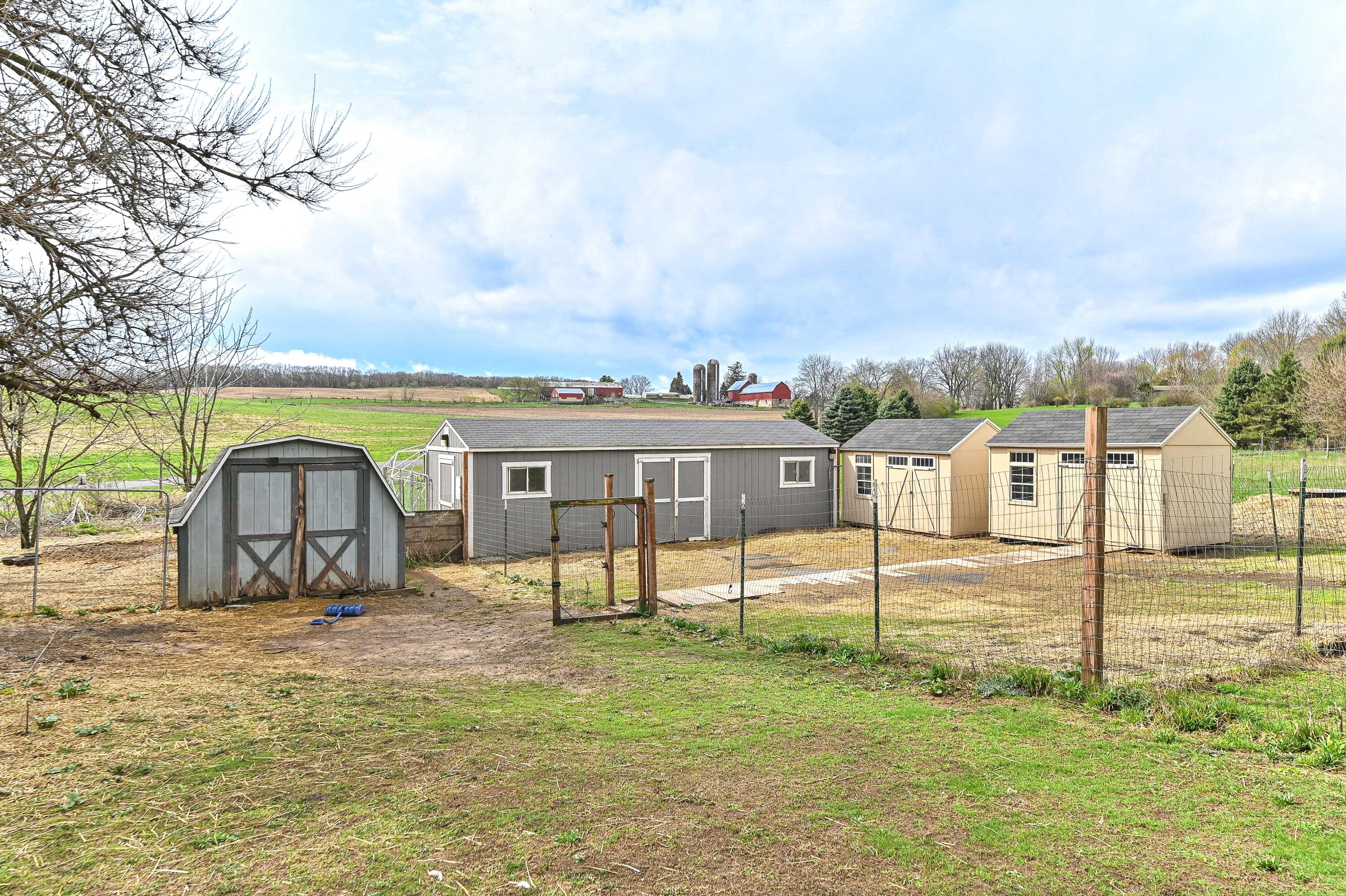 W3730 Scotch Bush Road Lafayette, WI 53121 - Photo 30 of 39 Animal Yard