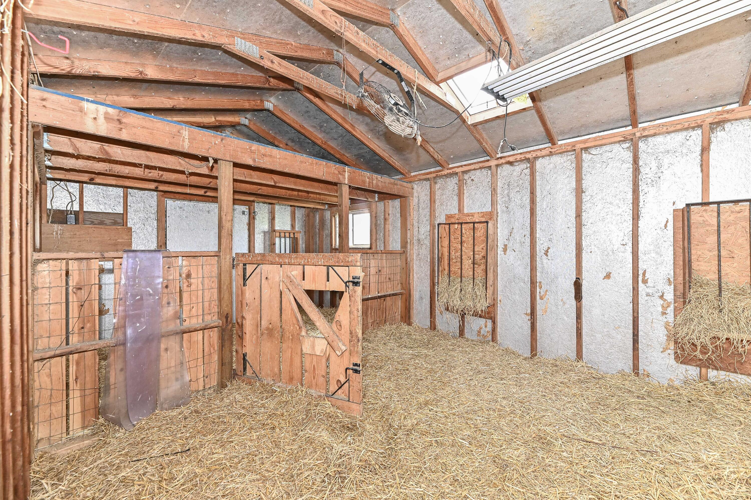 W3730 Scotch Bush Road Lafayette, WI 53121 - Photo 31 of 39 Barn