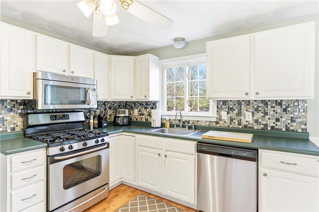 106 Canning Street Cumberland, RI 02864 - Photo 9 of 47