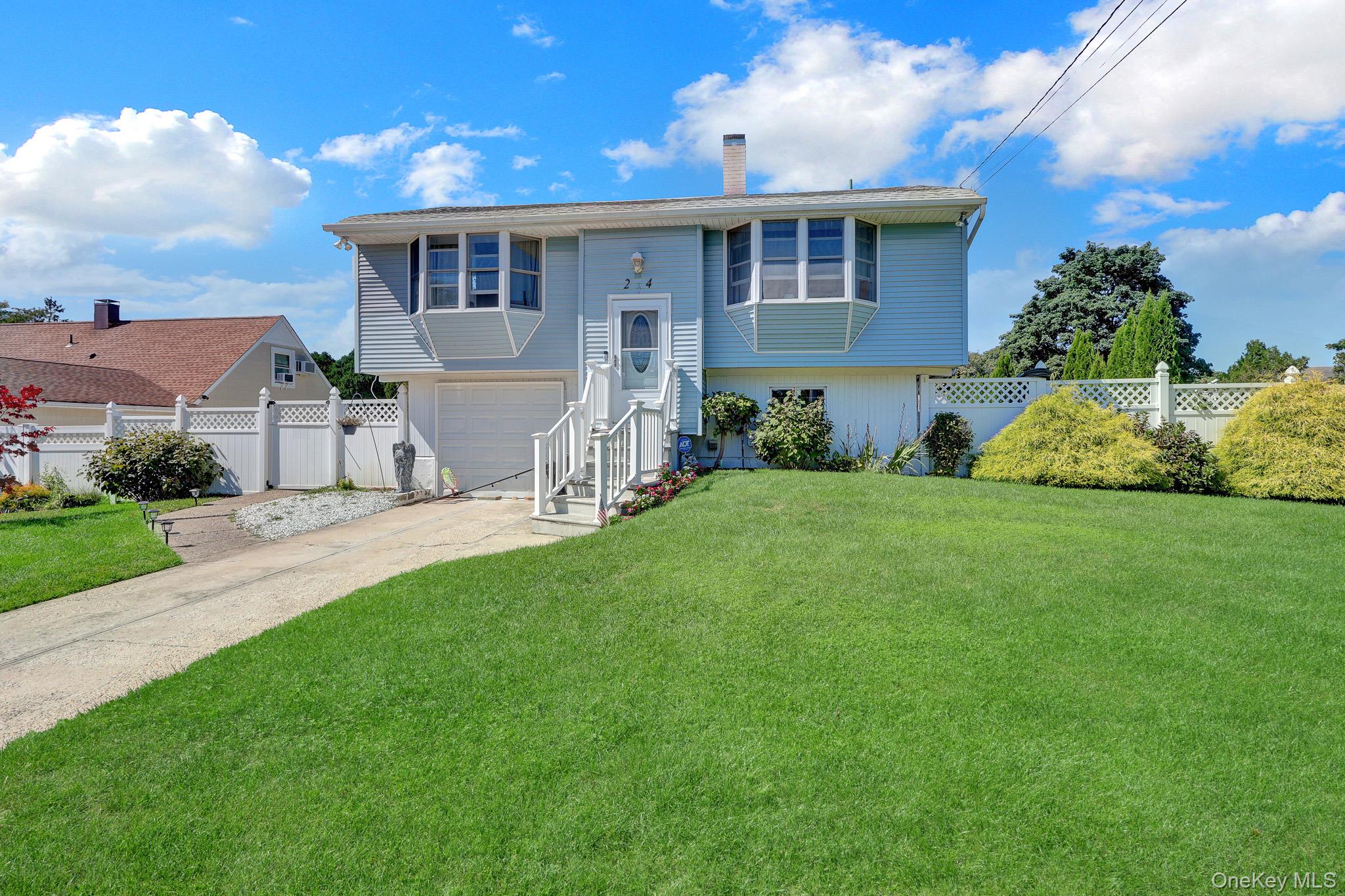24 Charter Road Selden, NY 11784 - Photo 22 of 27 Gallery Image 22