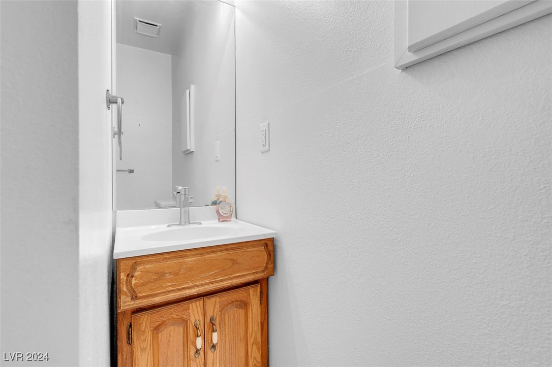 350 East Desert Inn Road, Unit D108 Las Vegas, NV 89109 - Photo 18 of 28 Gallery Image 18