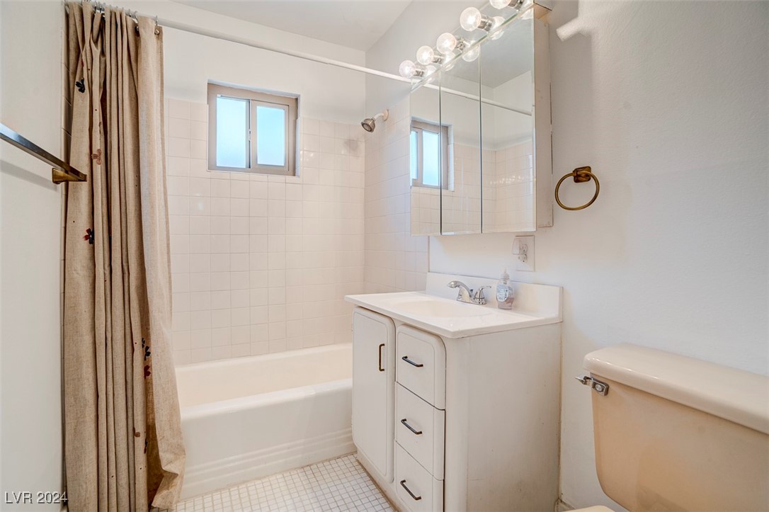 350 East Desert Inn Road, Unit D108 Las Vegas, NV 89109 - Photo 23 of 28 Gallery Image 23