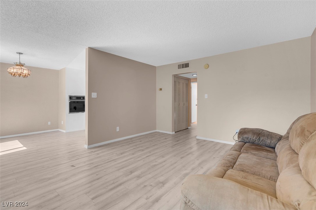 350 East Desert Inn Road, Unit D108 Las Vegas, NV 89109 - Photo 8 of 28 Gallery Image 8