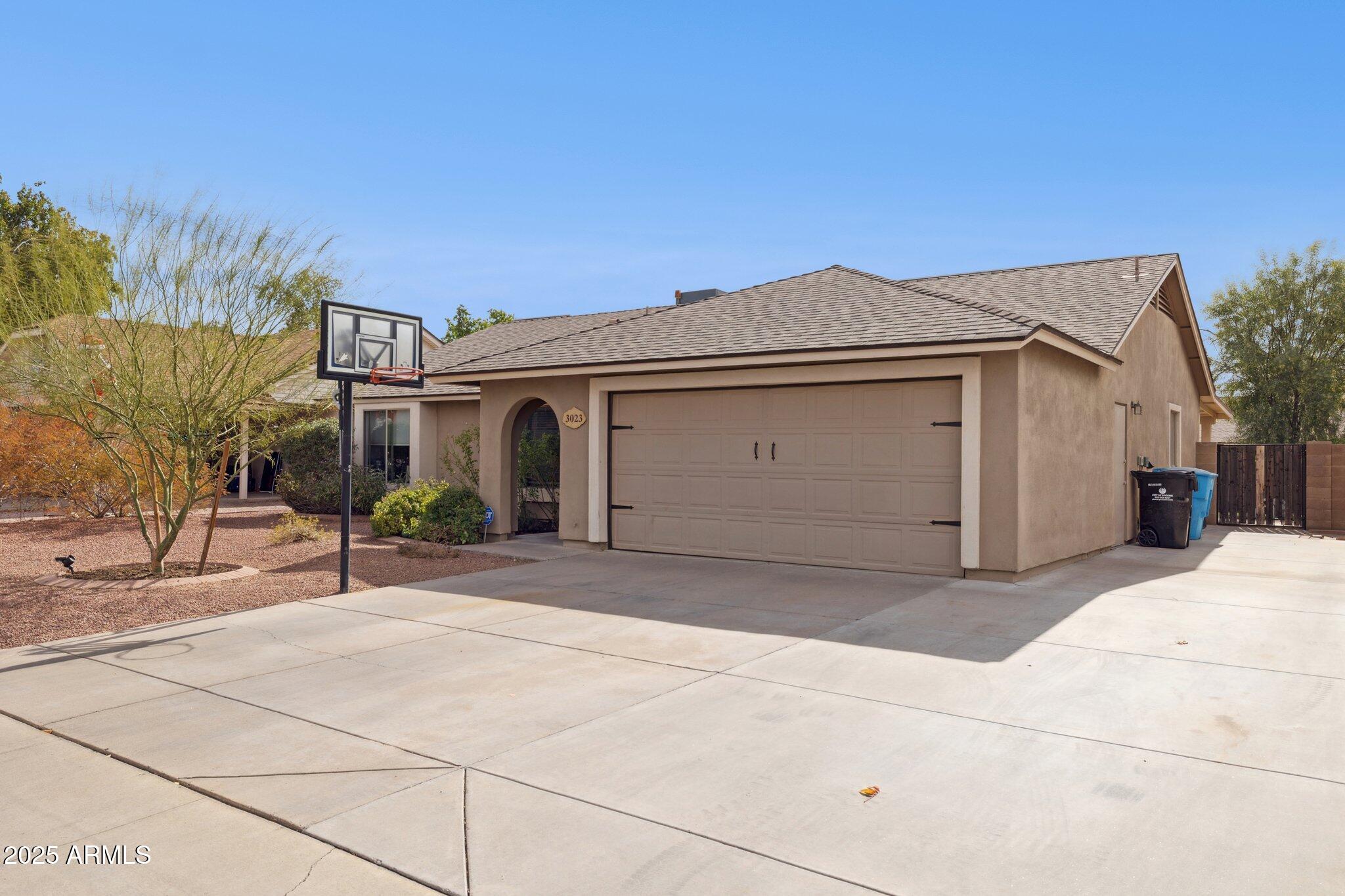 3023 East John Cabot Road Phoenix, AZ 85032 - Photo 3 of 22 3-web-or-mls-3023-e-john-cabot-dr