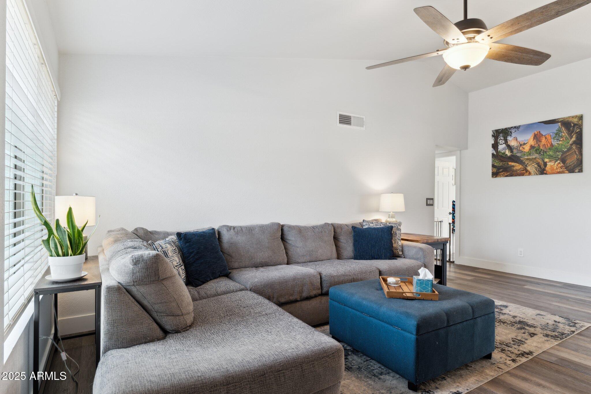 3023 East John Cabot Road Phoenix, AZ 85032 - Photo 4 of 22 5-web-or-mls-3023-e-john-cabot-dr