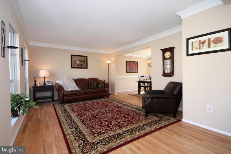 10191 Marshall Pond Road Burke, VA 22015 - Photo 2 of 27 Living Room