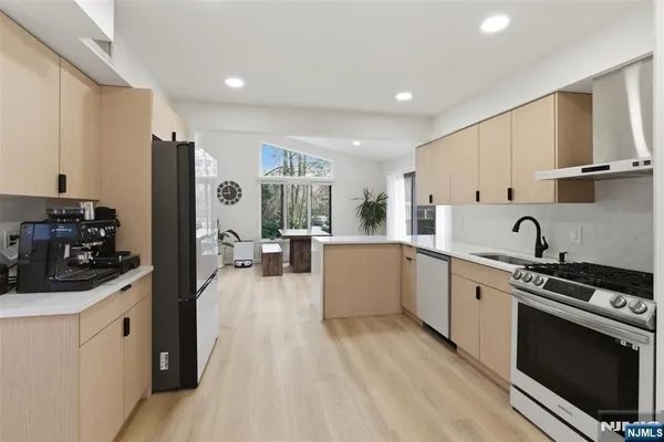 $4,900 | 126 Brookside Avenue, Cresskill, NJ 07626