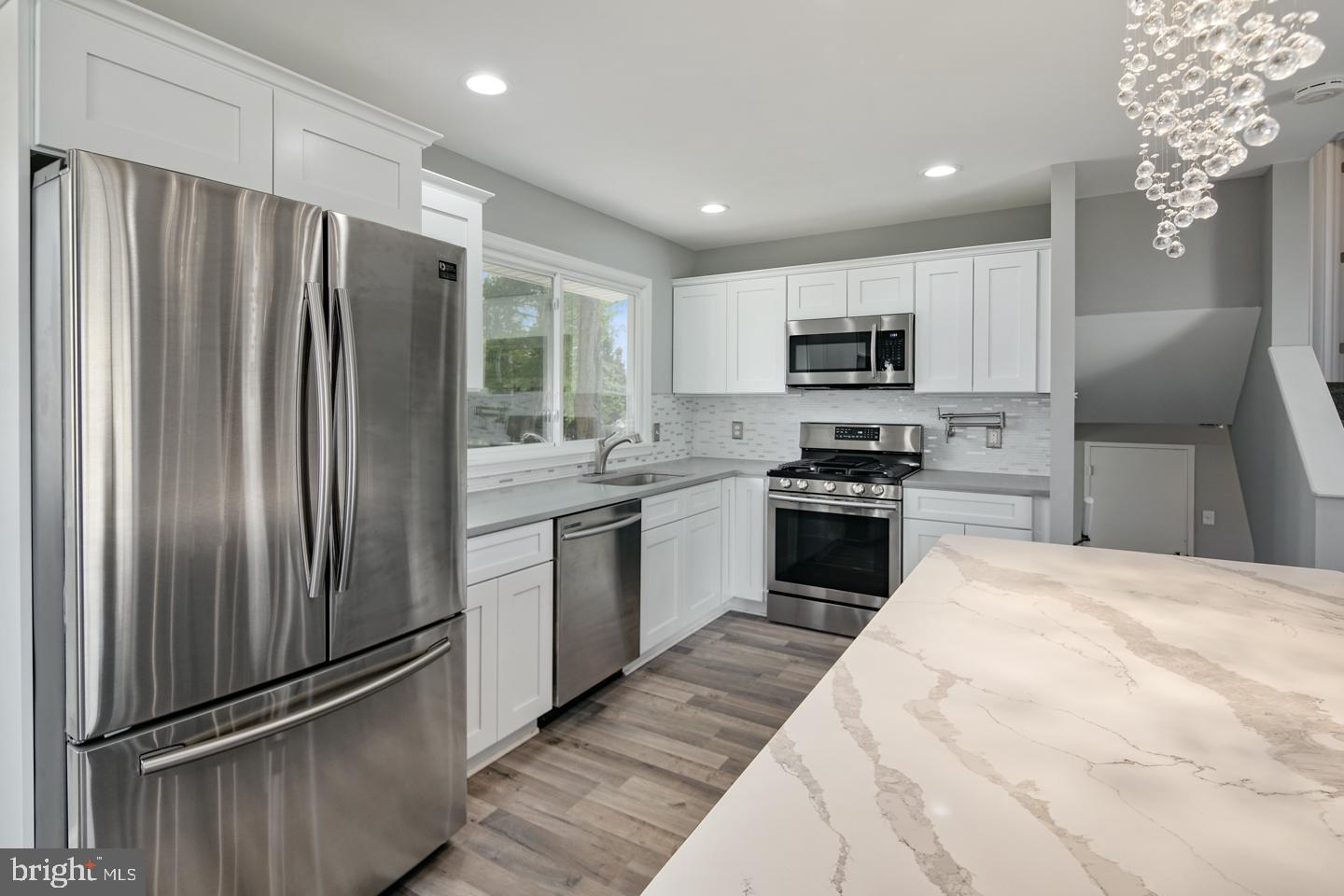 219 Harding Road Southampton, PA 18966 - Photo 2 of 26 Gallery Image 2