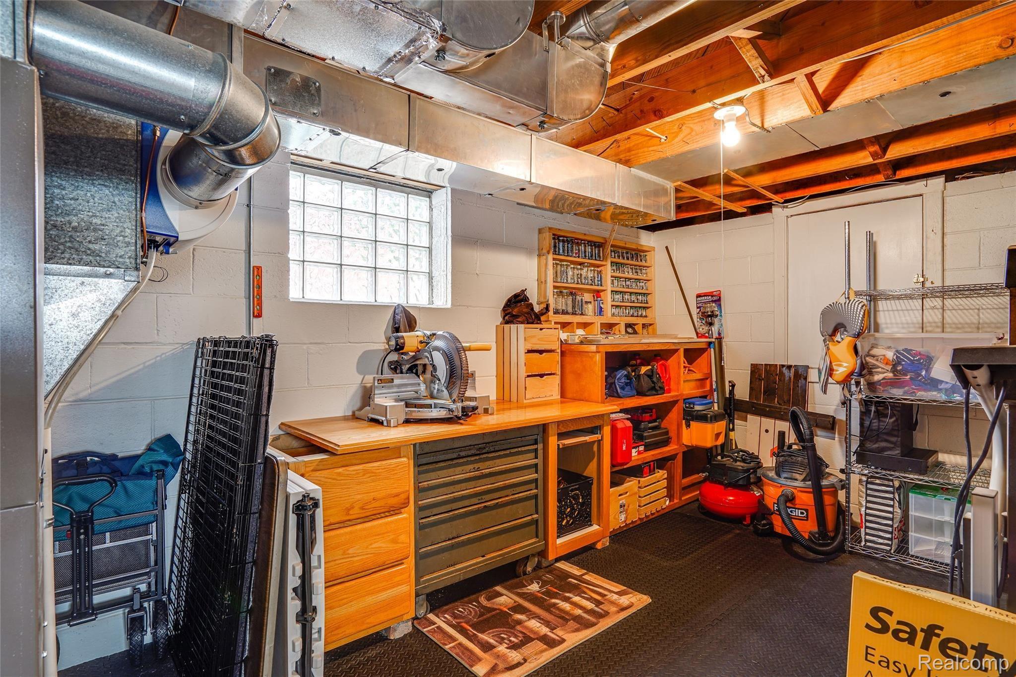 361 Kerby Road Grosse Pointe, MI 48236 - Photo 25 of 31 GrossePointe-26.jpg