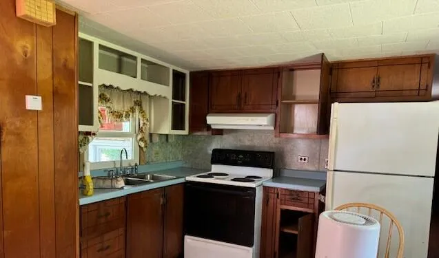 $89,000 | 9 Oak Street, Jay, ME 04239