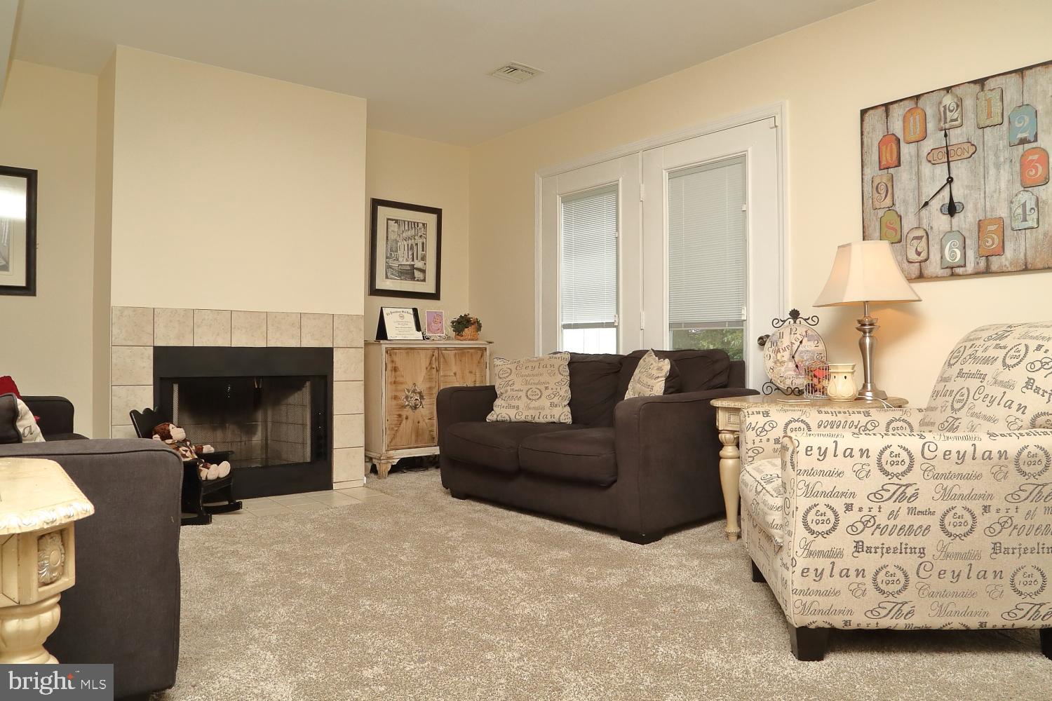 114 Spring Ridge Court Lancaster, PA 17601 - Photo 2 of 20 Living Room