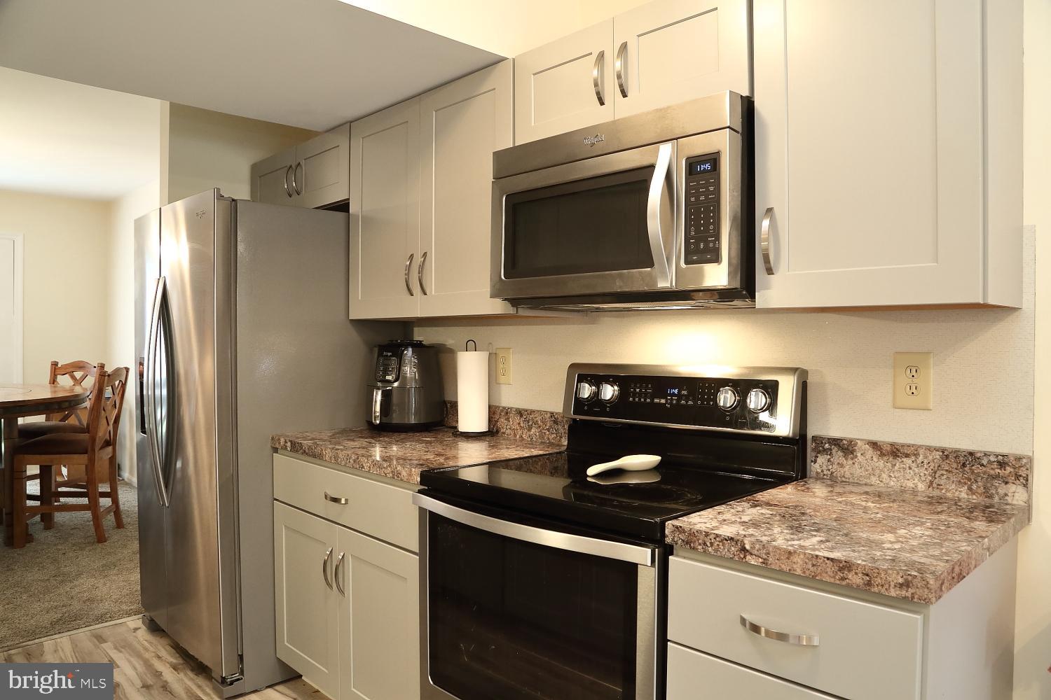 114 Spring Ridge Court Lancaster, PA 17601 - Photo 6 of 20 Kitchen