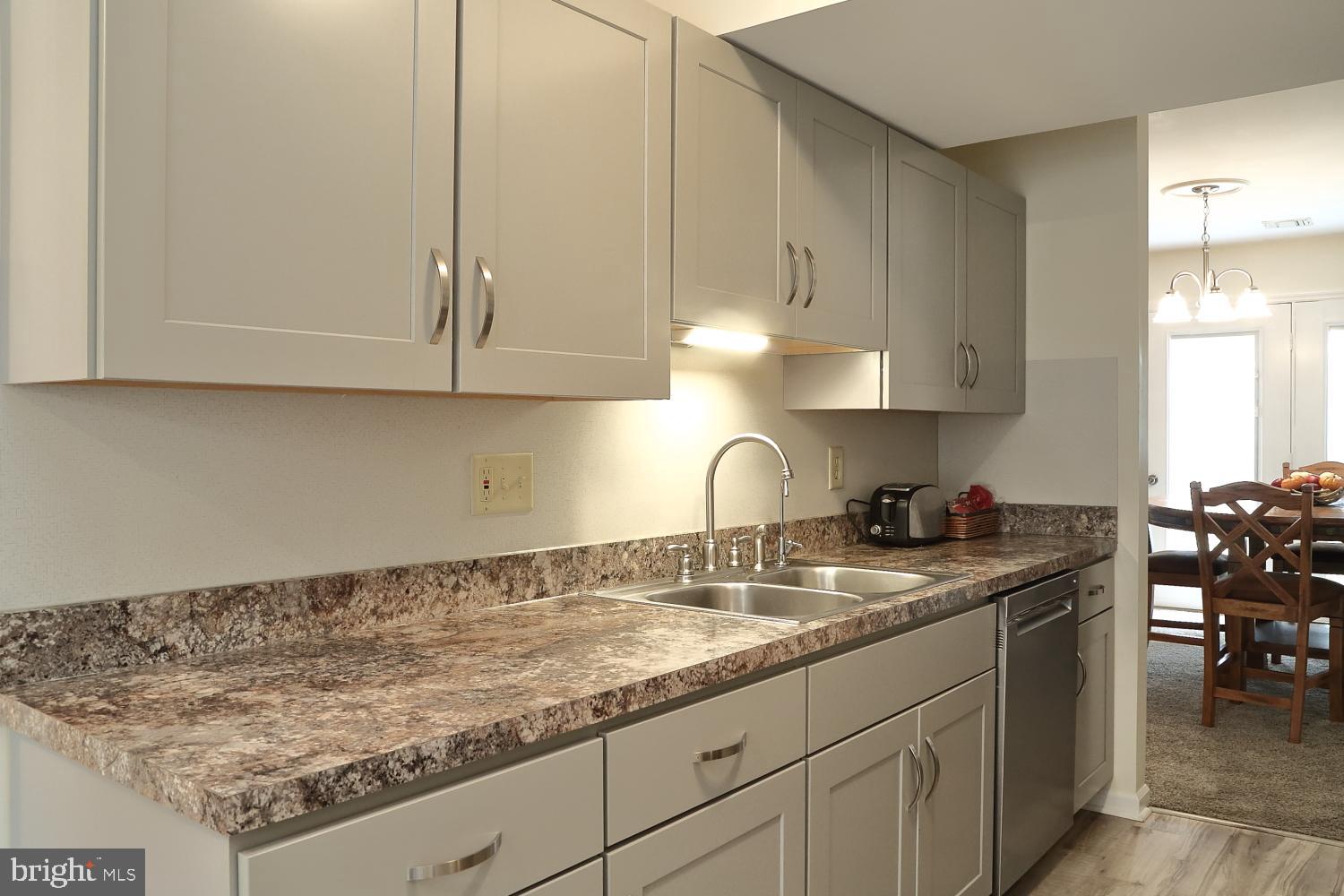 114 Spring Ridge Court Lancaster, PA 17601 - Photo 10 of 20 Kitchen