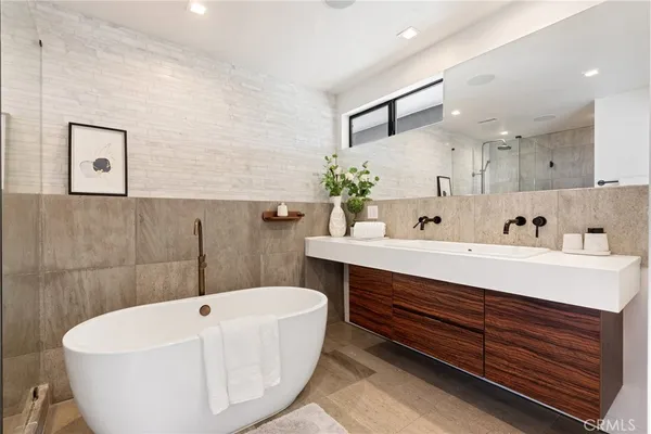 $2,998,000 | 2870 Zell Drive, Laguna Beach, CA 92651