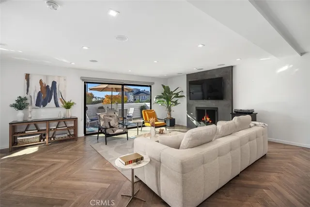 $3,250,000 | 2870 Zell Drive, Laguna Beach, CA 92651