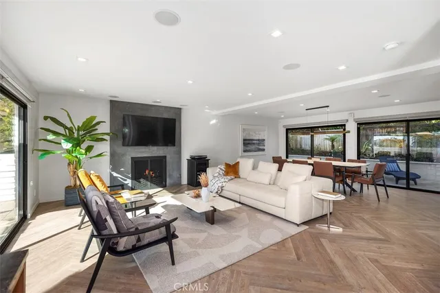 $3,250,000 | 2870 Zell Drive, Laguna Beach, CA 92651