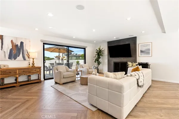 $2,998,000 | 2870 Zell Drive, Laguna Beach, CA 92651