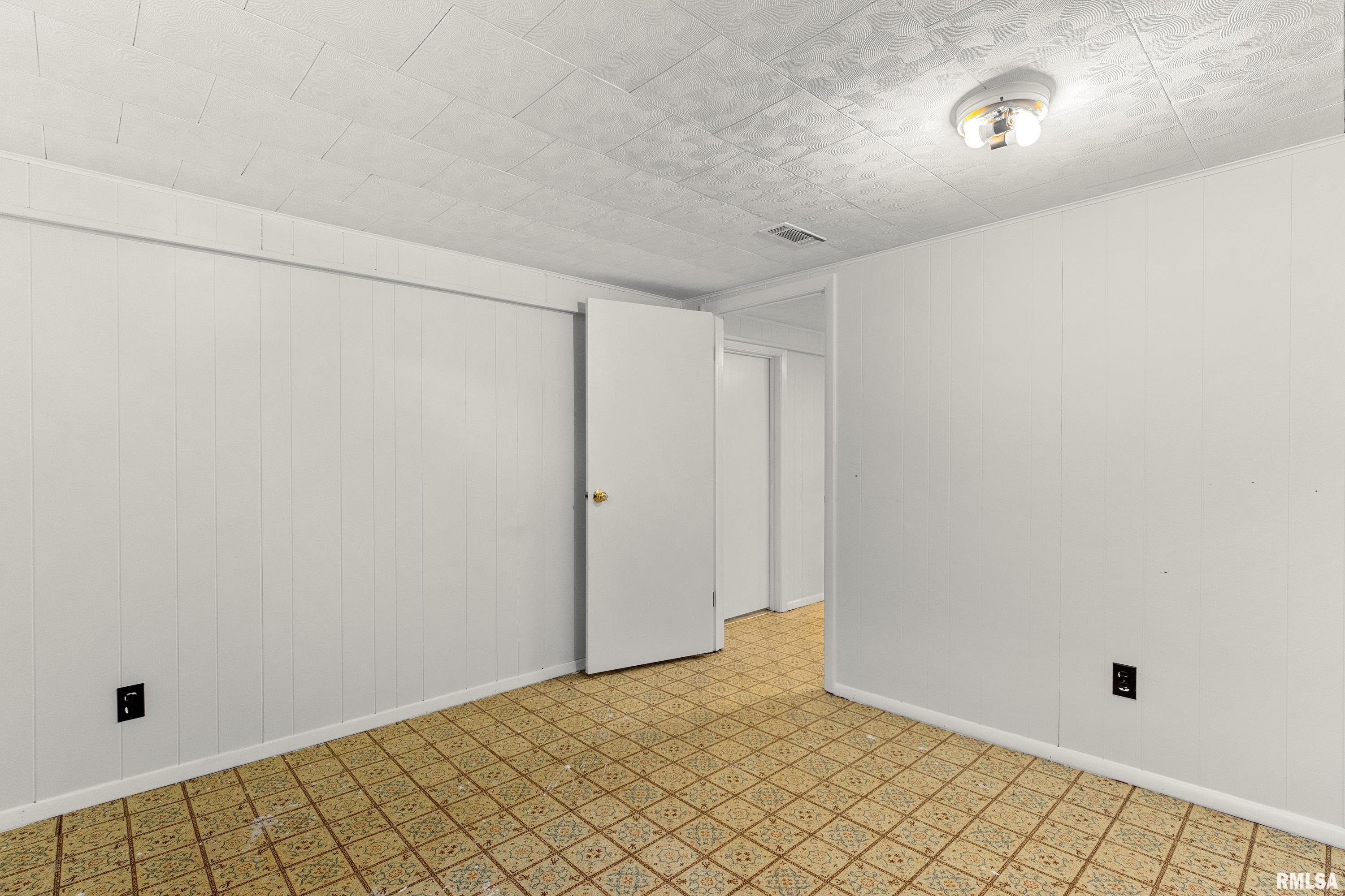 1114 South Main Street Washington, IL 61571 - Photo 28 of 38