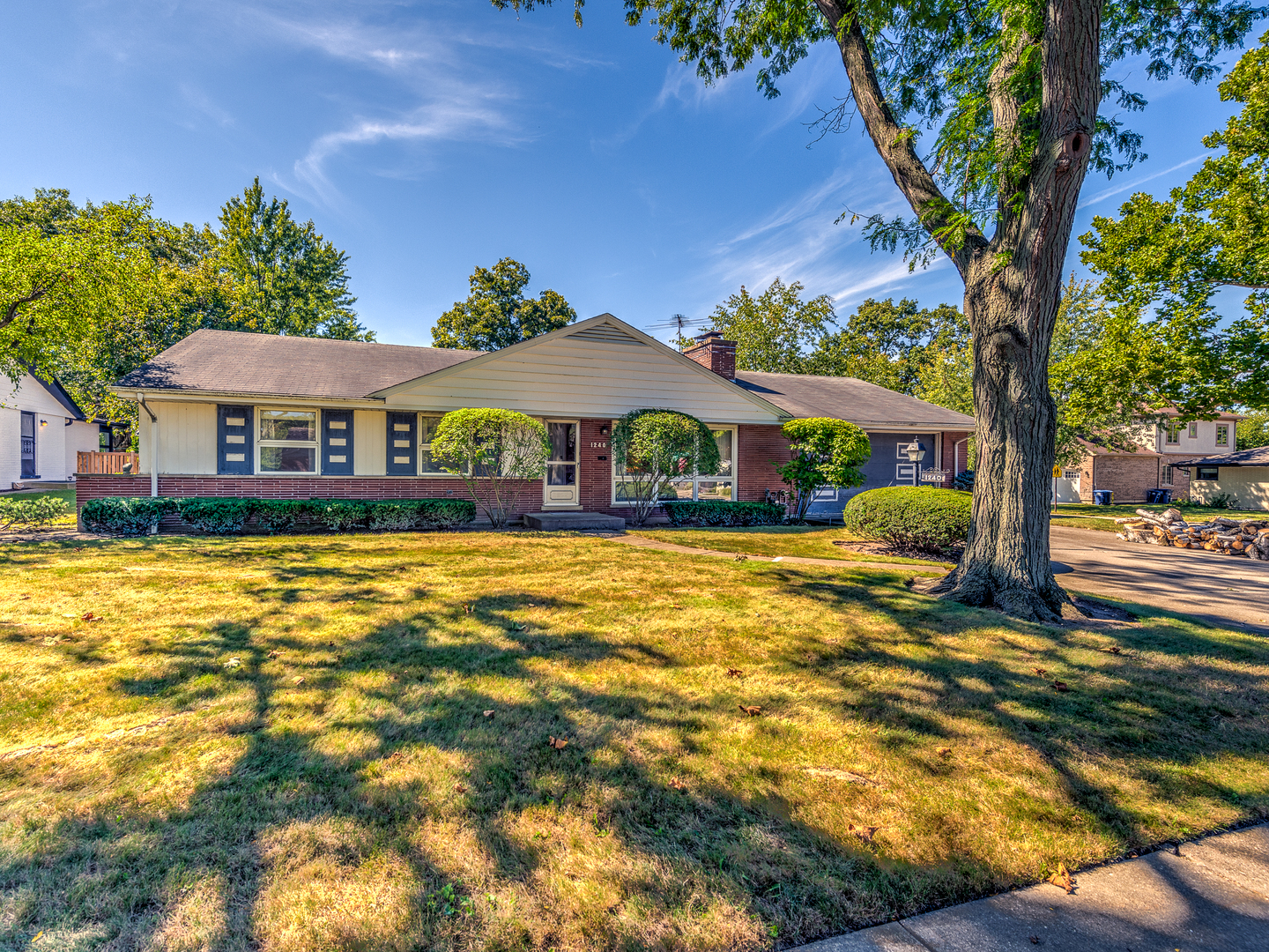 1240 Warrington Road Deerfield, IL 60015 - Photo 2 of 18