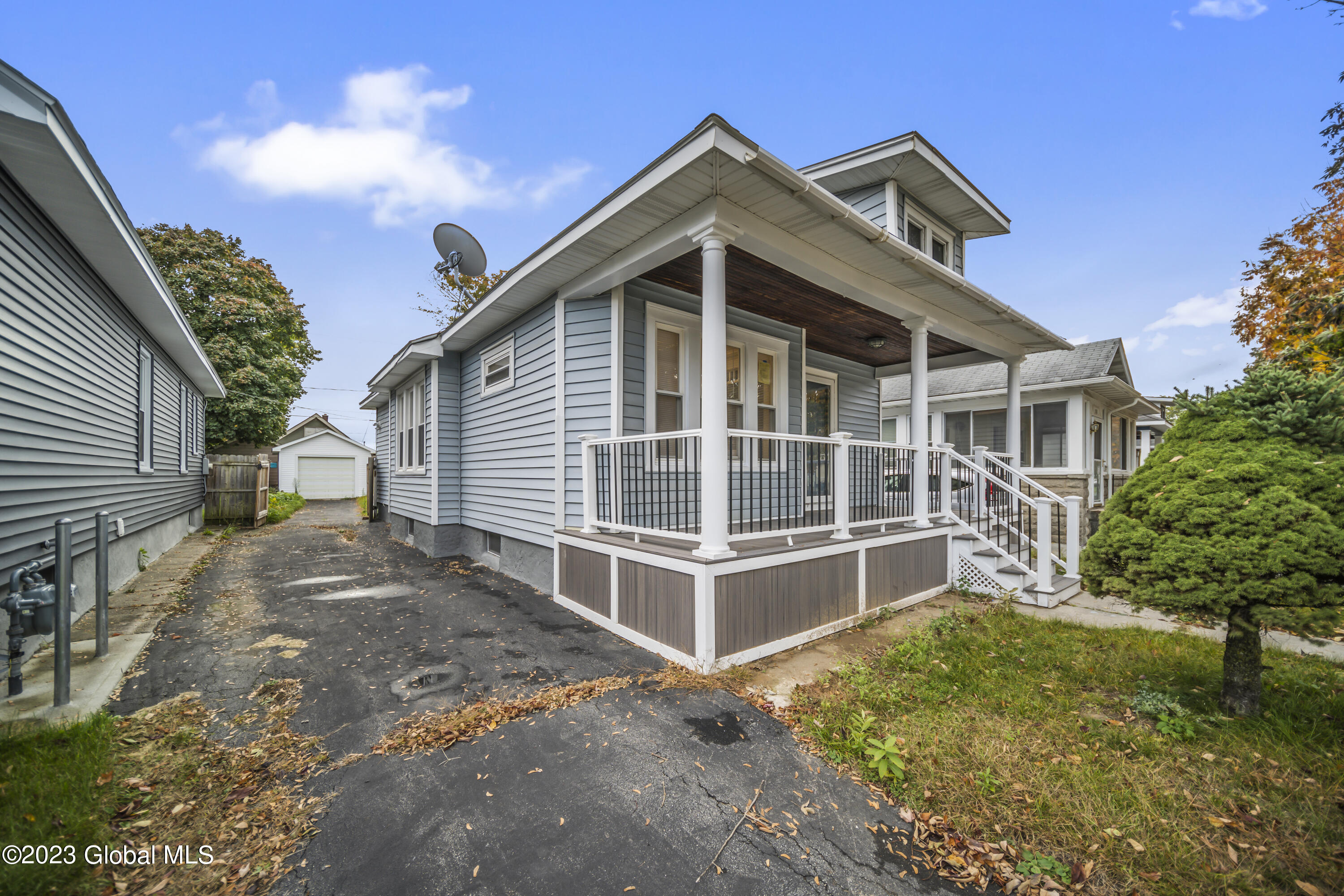 1542 Rutgers Street Schenectady, NY 12303 - Photo 2 of 32 DSC01868