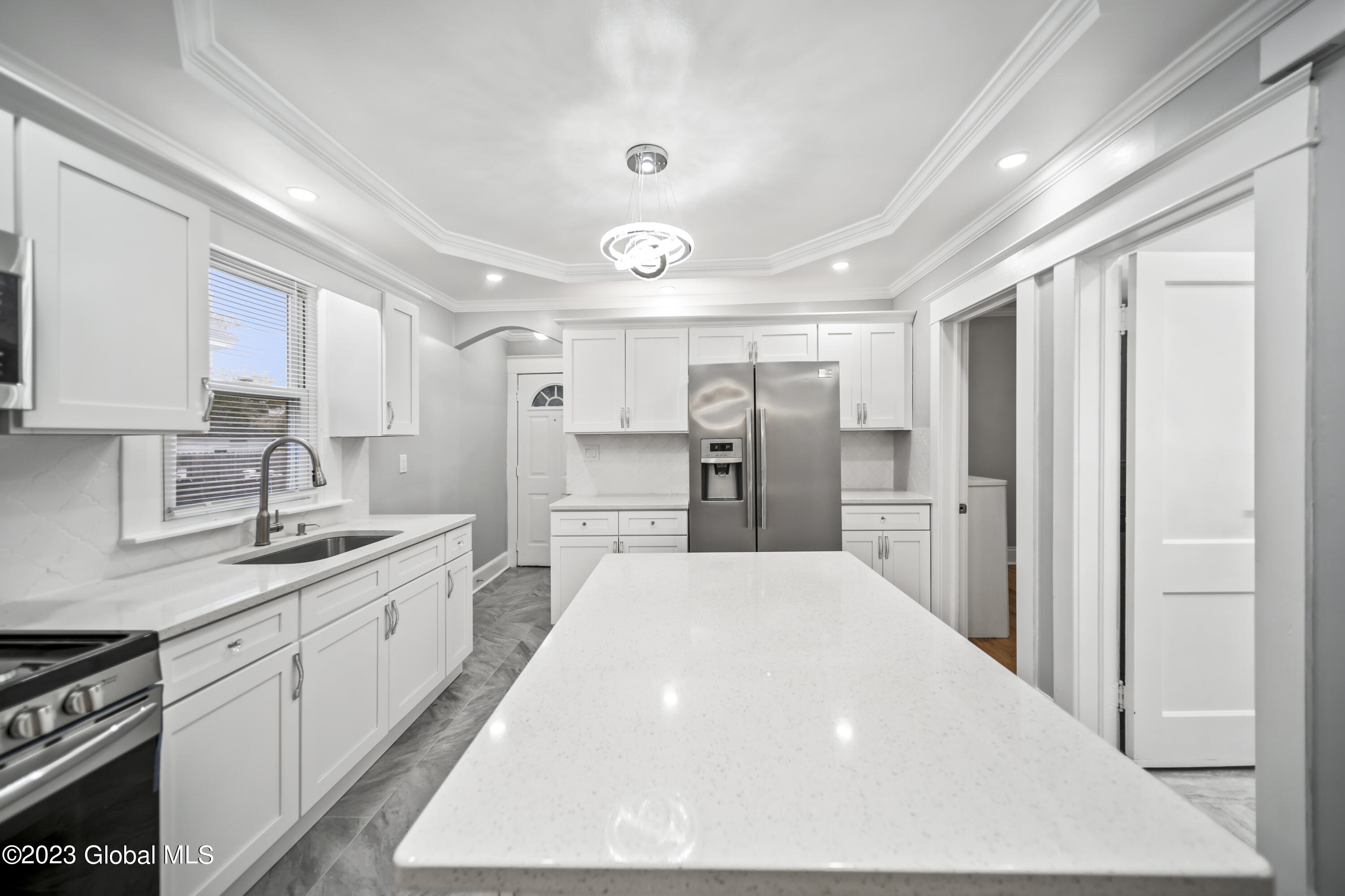 1542 Rutgers Street Schenectady, NY 12303 - Photo 5 of 32 DSC01917