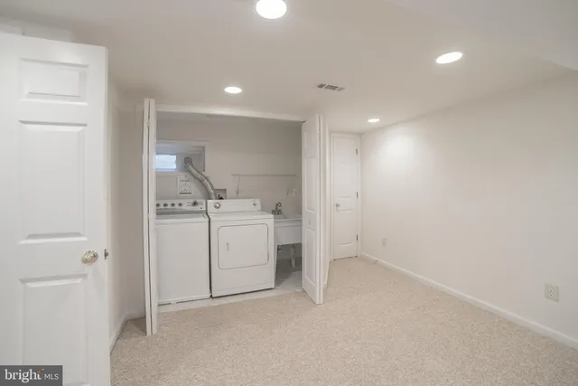 a view of utility room