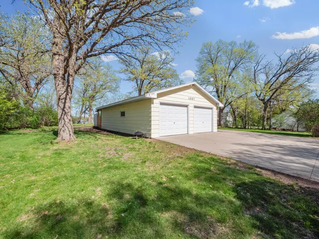 $789,900 | 1007 Van Dyke Road Northwest, Alexandria, MN 56308