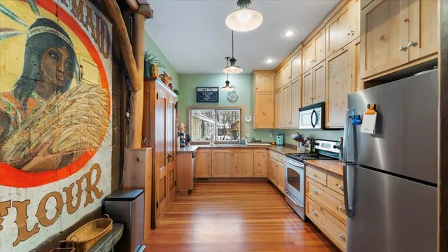 $789,900 | 1007 Van Dyke Road Northwest, Alexandria, MN 56308