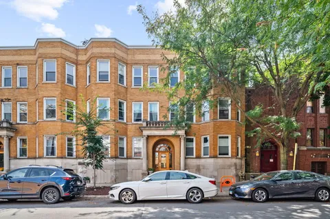 $425,000 | 609 West Wellington Avenue, Unit 3D, Chicago, IL 60657