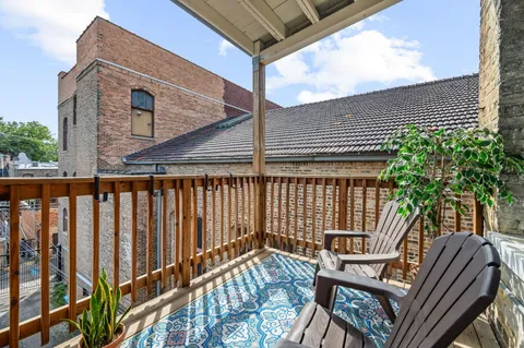 $425,000 | 609 West Wellington Avenue, Unit 3D, Chicago, IL 60657