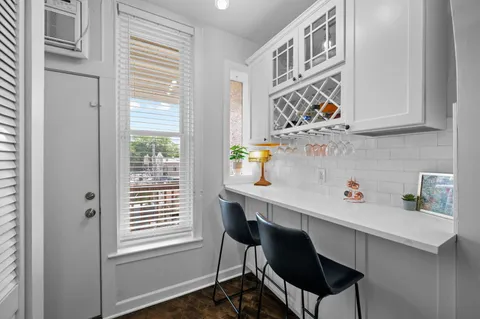 $425,000 | 609 West Wellington Avenue, Unit 3D, Chicago, IL 60657