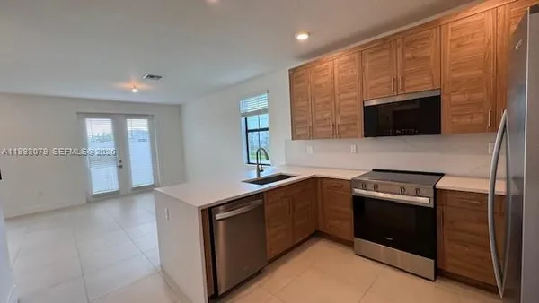 $4,200 | Davie, Davie, FL 33314