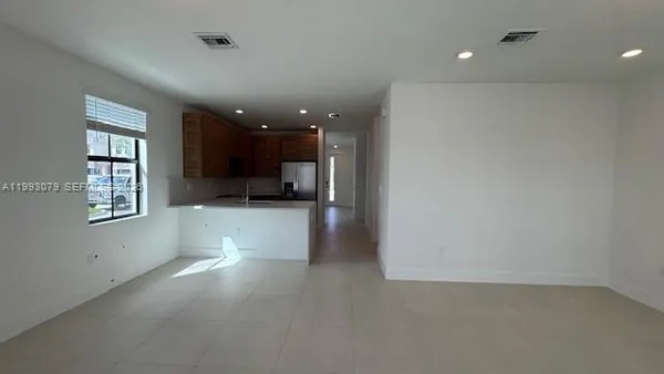 $4,200 | Davie, Davie, FL 33314