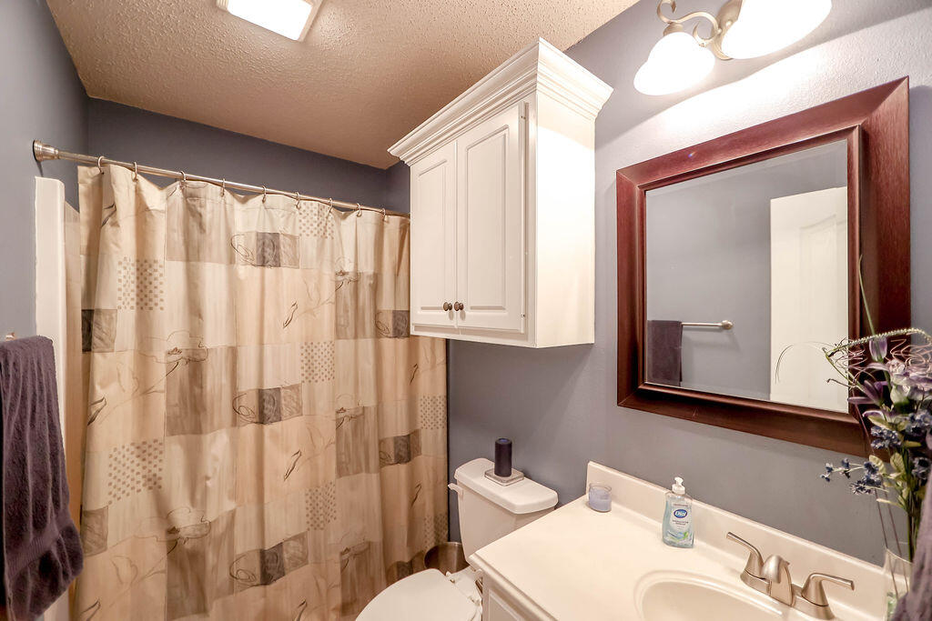 6540 87th Street Lubbock, TX 79424 - Photo 10 of 34 6540_87THST_BYFORD-10